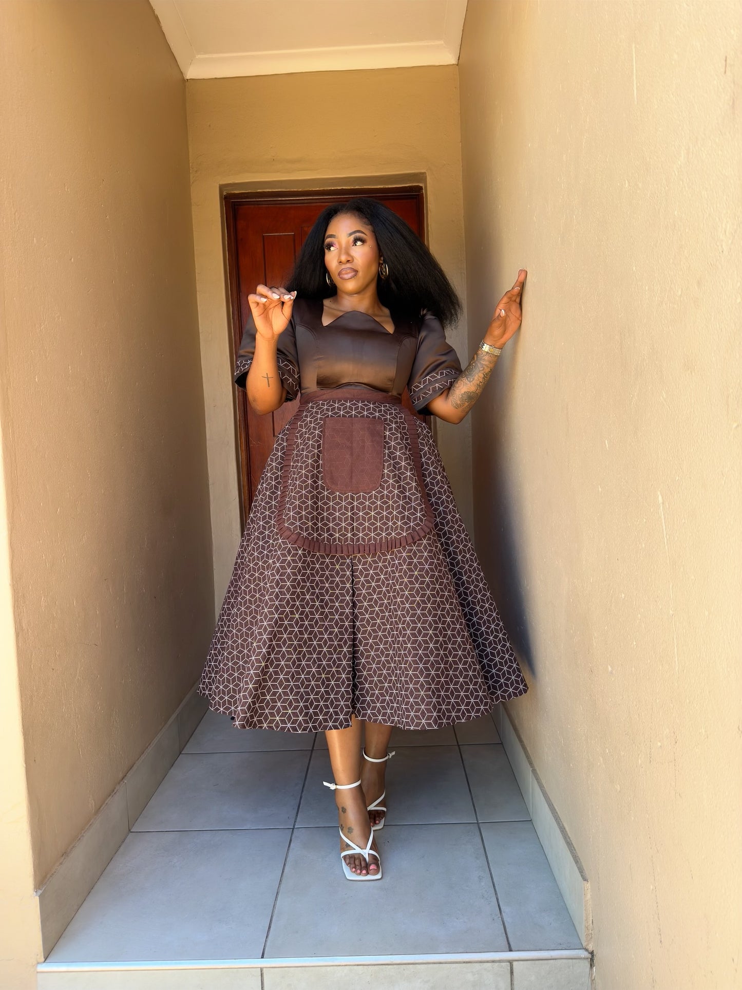 Modern makoti front pocket