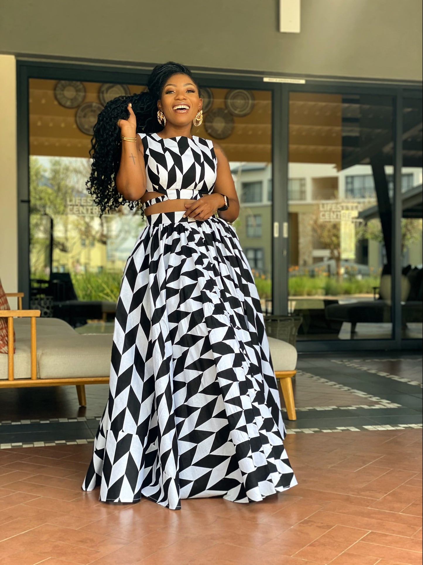 Black/white maxi skirt & top