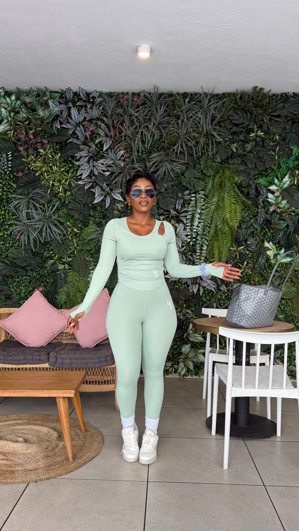 The Aura active set