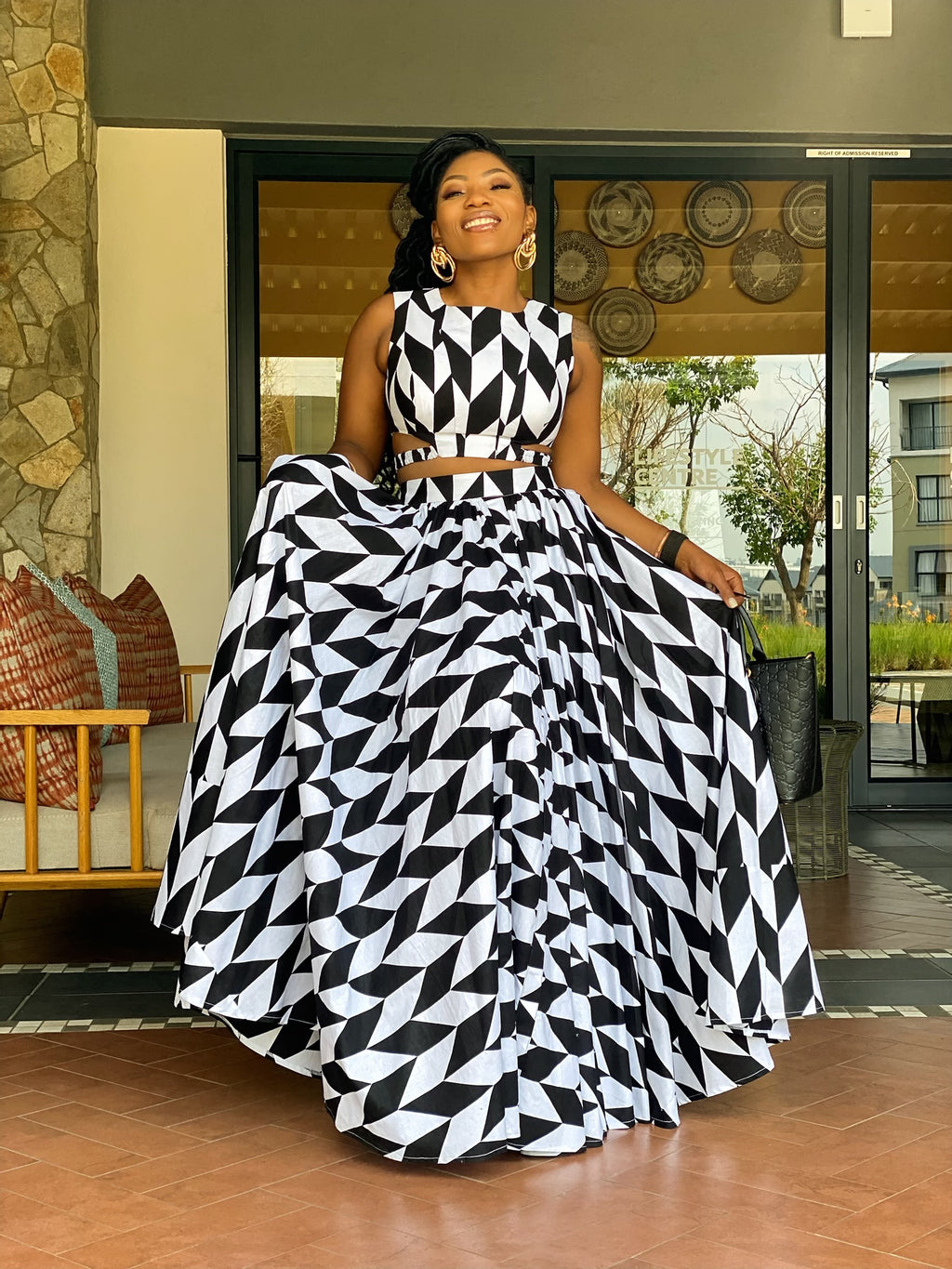 Black/white maxi skirt & top