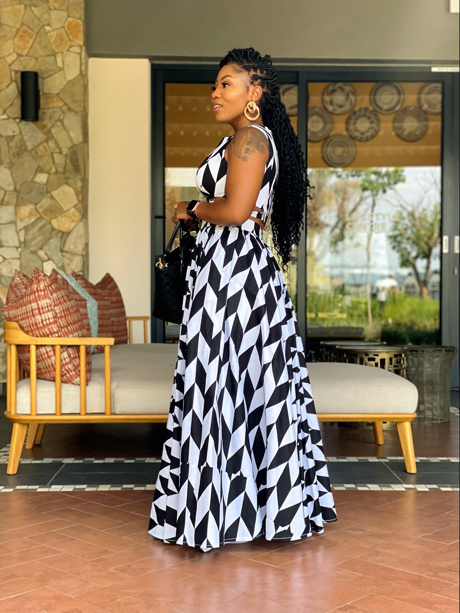 Black/white maxi skirt & top