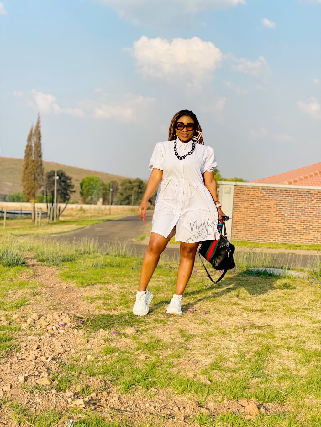 Colored white buttoned shirt dress